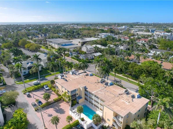900 8th Ave S #204, NAPLES, FL 34102