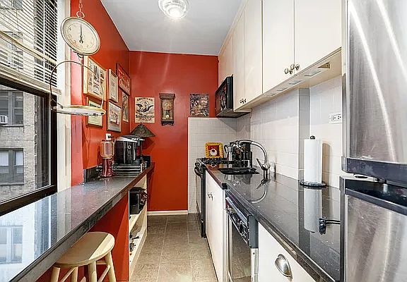 3rd image of 125 W 96th St APT 5G