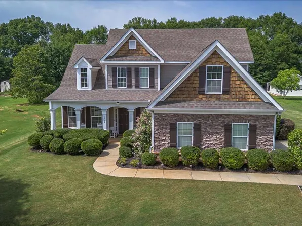 1900 Avalon Dr, Bogart, GA 30622