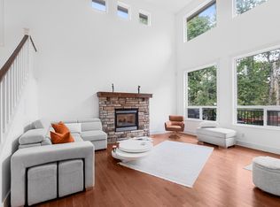 23953 McClure Ave, Maple Ridge, BC V2W 0B3