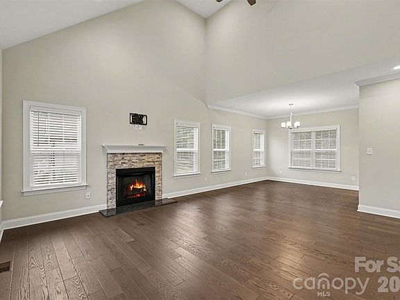 5th image of 3743 Travertine Dr