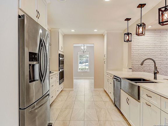 3rd image of 161 TWINLEAF LN