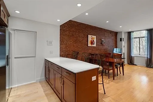 142 Commercial St #304 — Photo 10