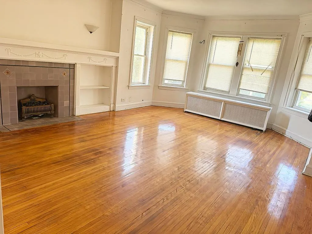 7547 S Cornell Ave, 2 — Photo 2