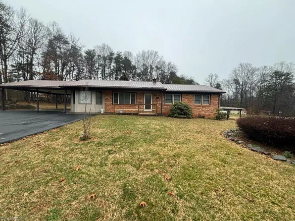 91 Forest Dr, Pelham, NC 27311
