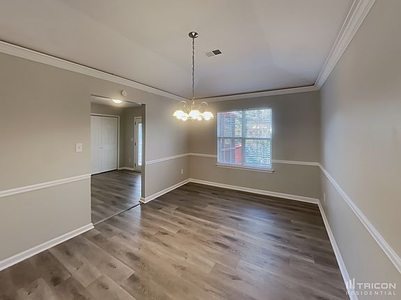 4th image of 3802 Majestic Ln SW