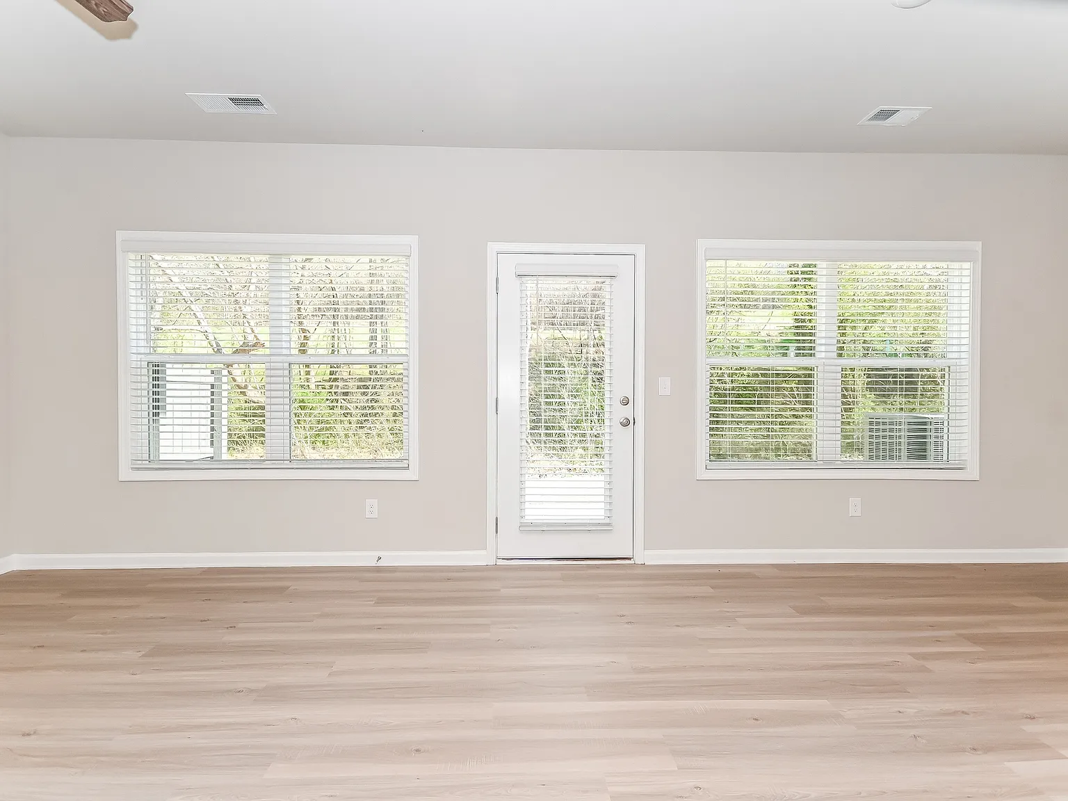 786 Calvin Park Dr, Ball Ground, GA — Photo 4