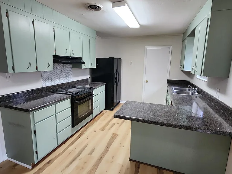 117 Hazel Dr — Photo 7