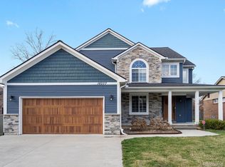 16037 Toulouse Ave, Fraser, MI 48026