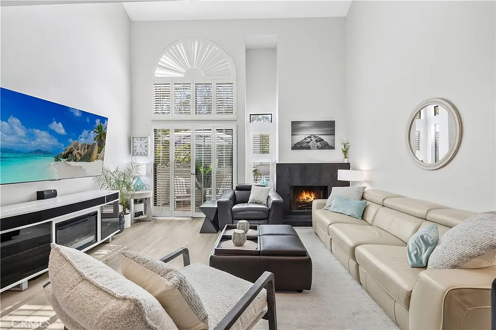 1 bed, 806 sqft, $2,900 — Photo 1