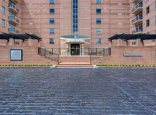 1 Waterway Ct #THE, Spring, TX 77380