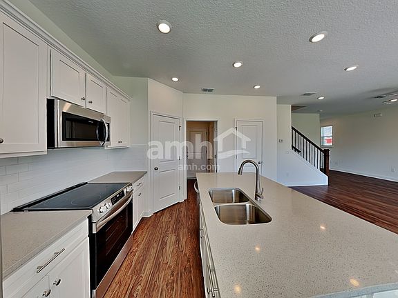 4th image of 197 Onate Cir