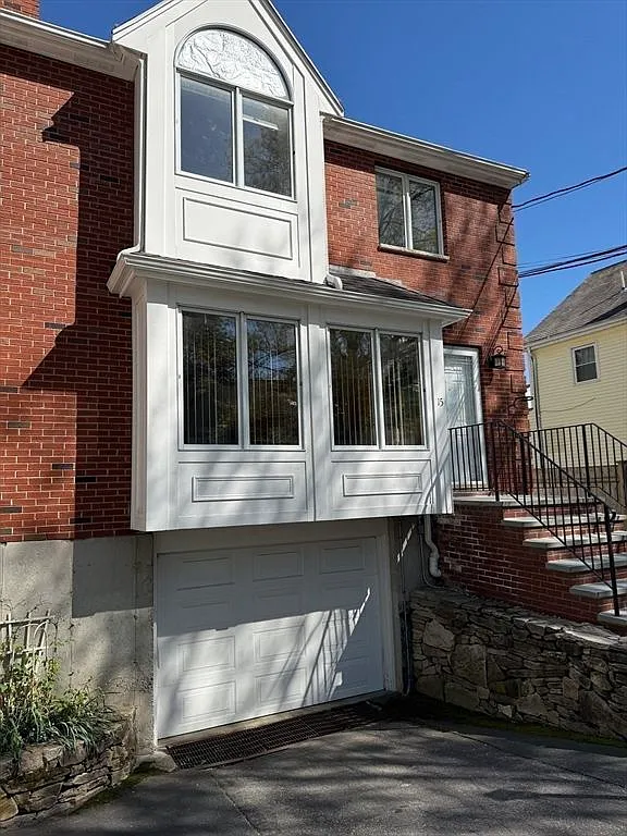 Building Photo - 15 Cozy St #1