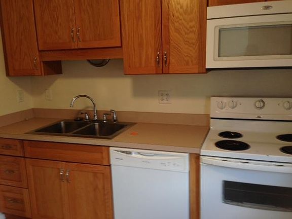2nd image of 1808 Higby Dr #B