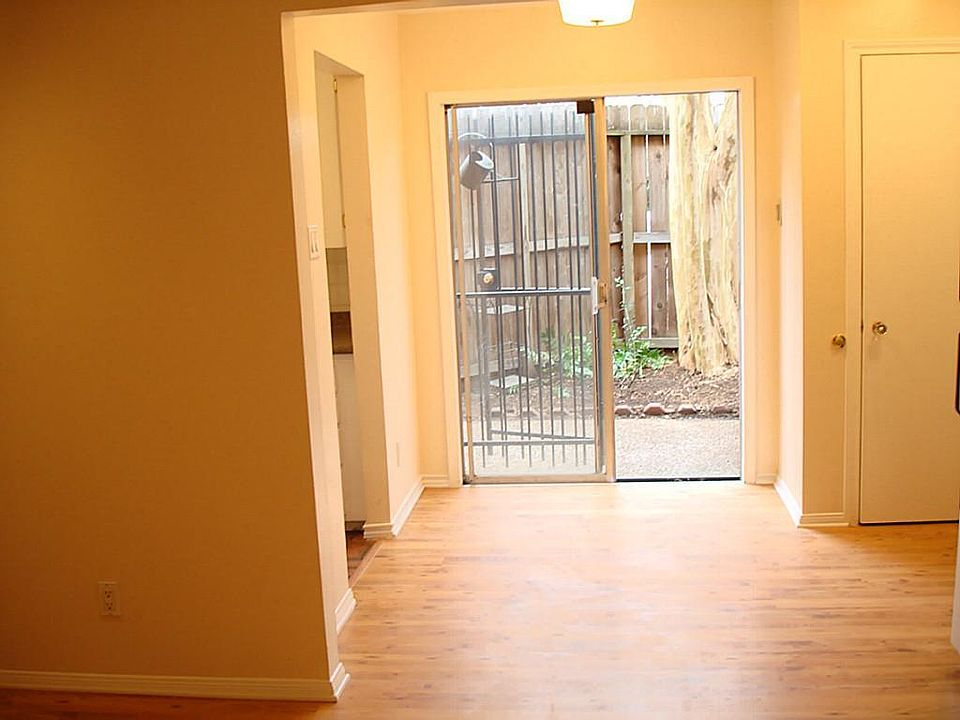 1st image of 2225 Mimosa Dr APT 1