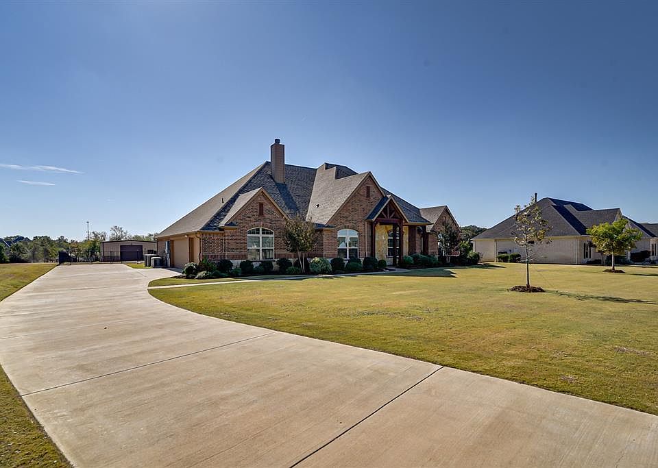 1st image of 8304 Preserve Oaks Dr
