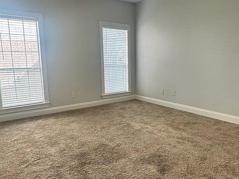 4431 Evelyn Ln — Photo 11