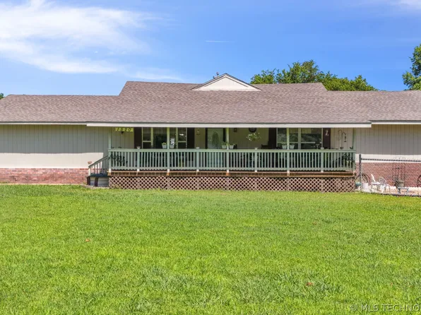 1520 S Lynn Lane Rd, Tulsa, OK 74108