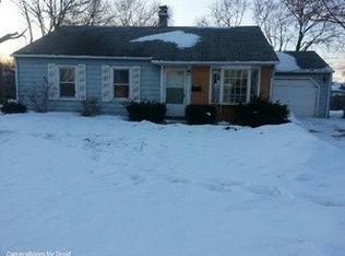 310 Stratford Ln, Streamwood, IL 60107