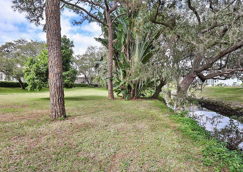 2nd image of 1619 Gasparilla Rd