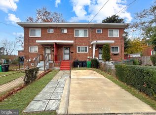 610 Hampton Dr, Oxon Hill, MD 20745