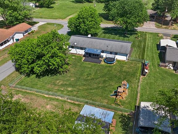 5th image of 166 Roberts Rd