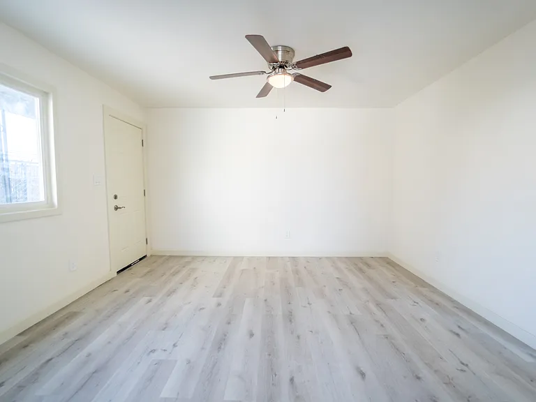 235 Civic Center Dr #6 — Photo 6