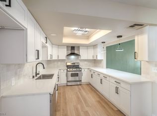 4560 McMillan Rd, Las Vegas, NV 89121