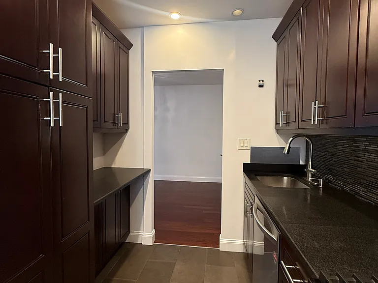 800 Bronx River Rd #B03 — Photo 9