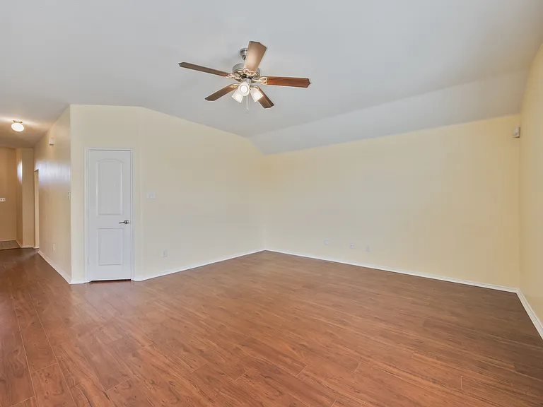 2508 Pioneer Bluffs Rd — Photo 25