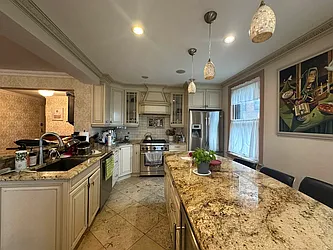 Rented by Amorelli Realty