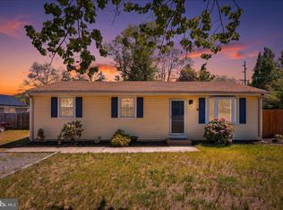2 Del Sordo Dr, Sicklerville, NJ 08081