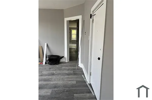 Building Photo - 467 S 14th St #2