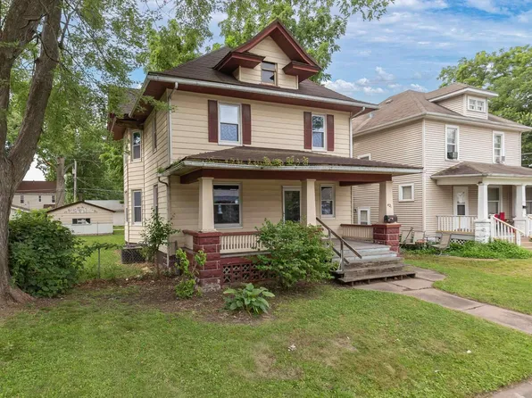 421 W 17th St, Davenport, IA 52803