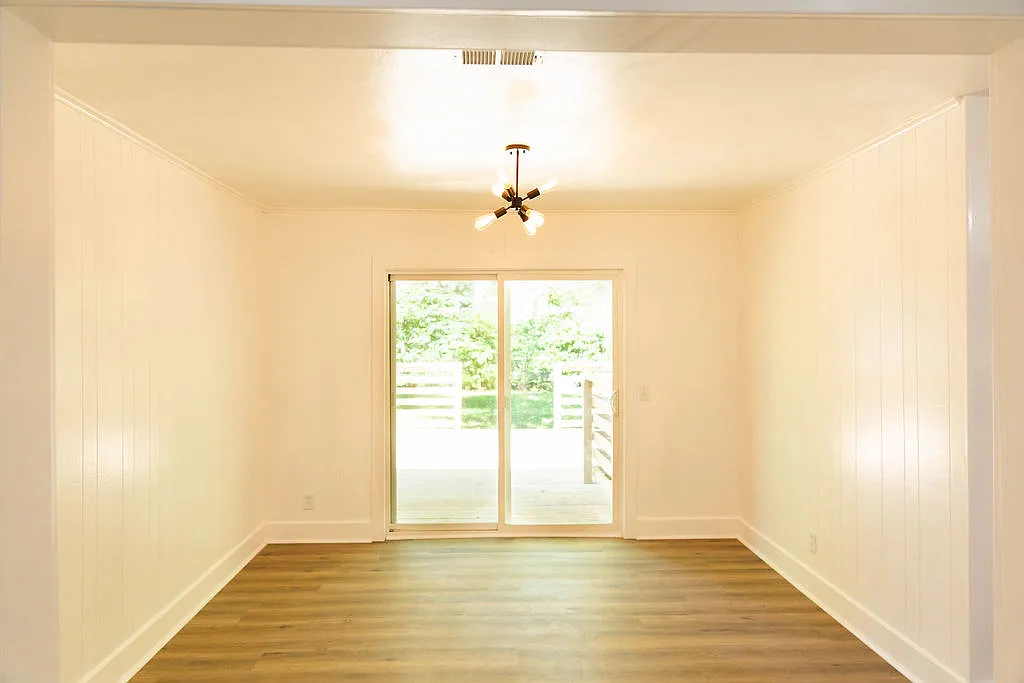2321 Laverne Avenue - 1 — Photo 4