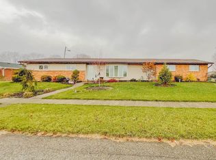 916 Eastcrest Dr, Greentown, IN