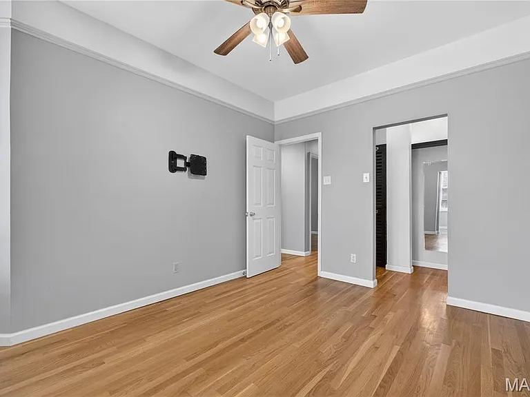5572 Waterman Blvd #1W — Photo 29