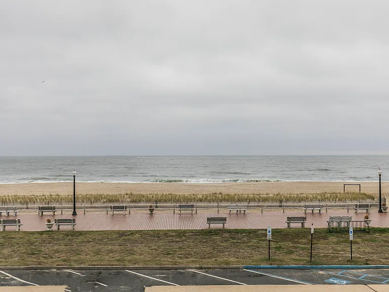 18 Ocean Ave — Photo 23