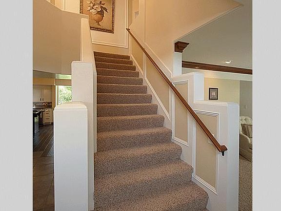 5th image of 7370 N Bishop Cir