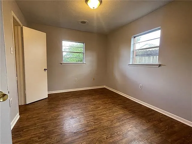 5118 Ehret Rd #B — Photo 10