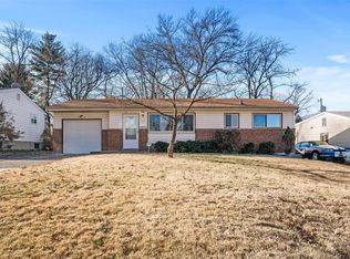 155 Clearview Dr, Florissant, MO 63033
