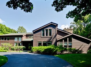 24088 N Bridle Trail Rd, Lake Forest, IL 60045