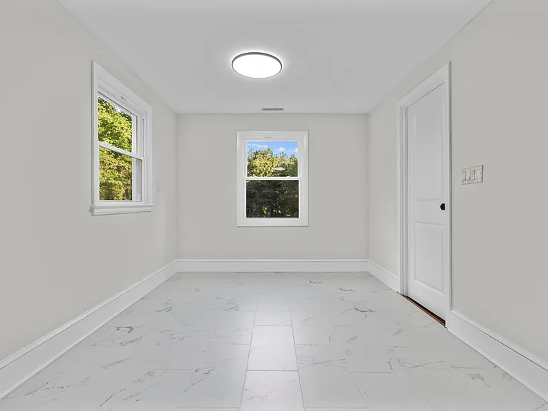 110 Sherman Ave #B — Photo 17