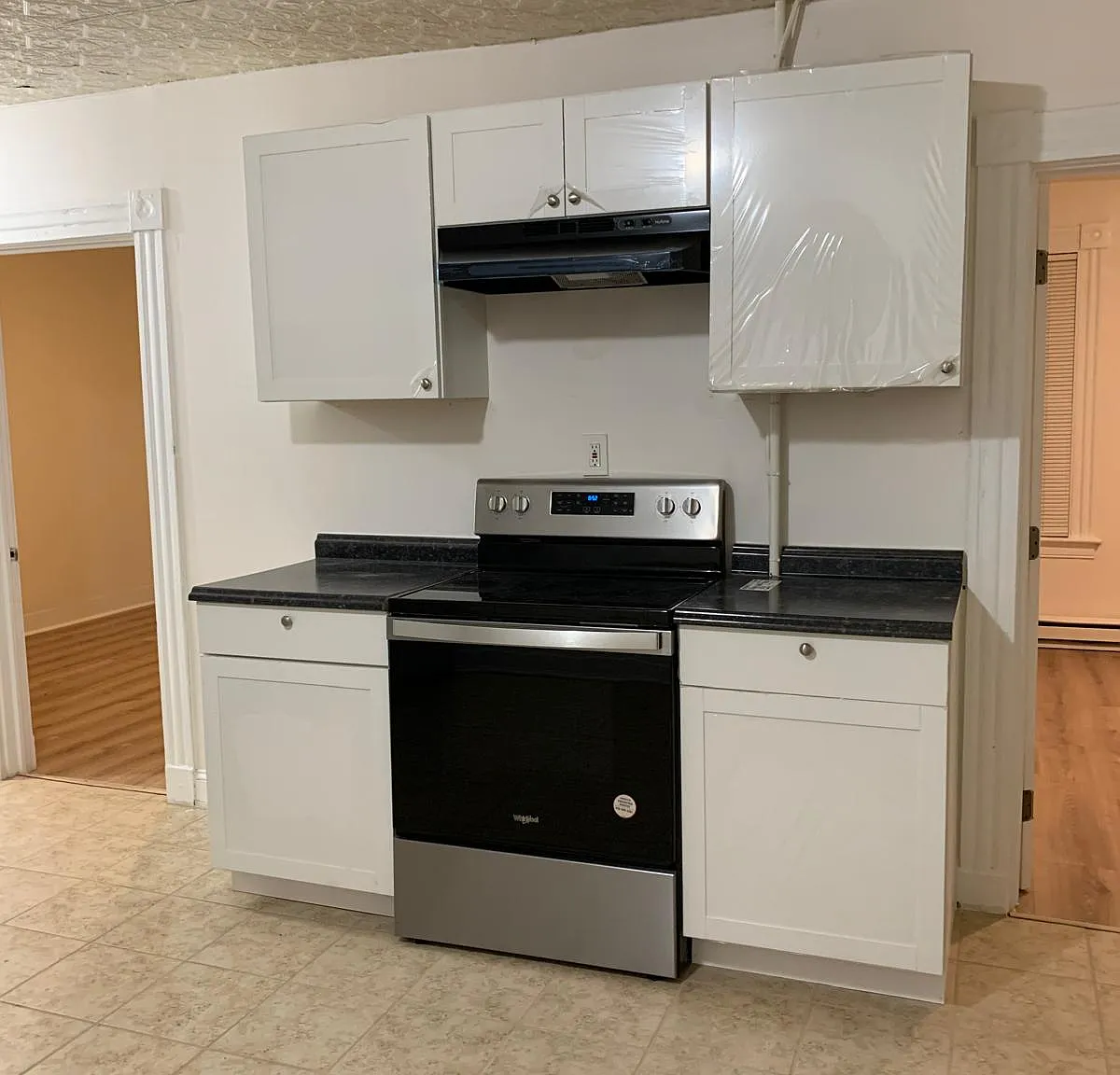 2 bed, 2808 sqft, $1,600 — Photo 2