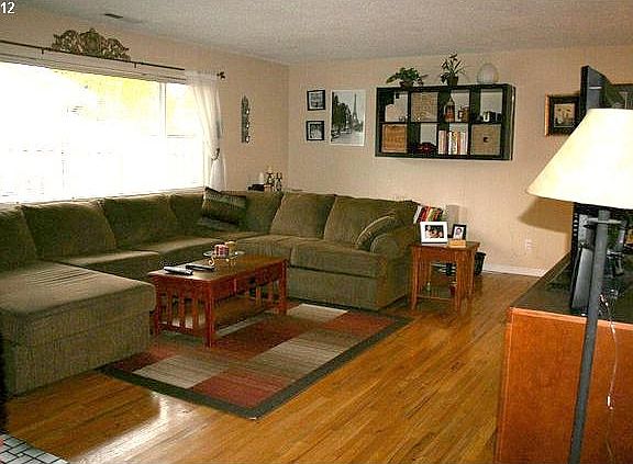 3rd image of 4215 NE Thurston Way