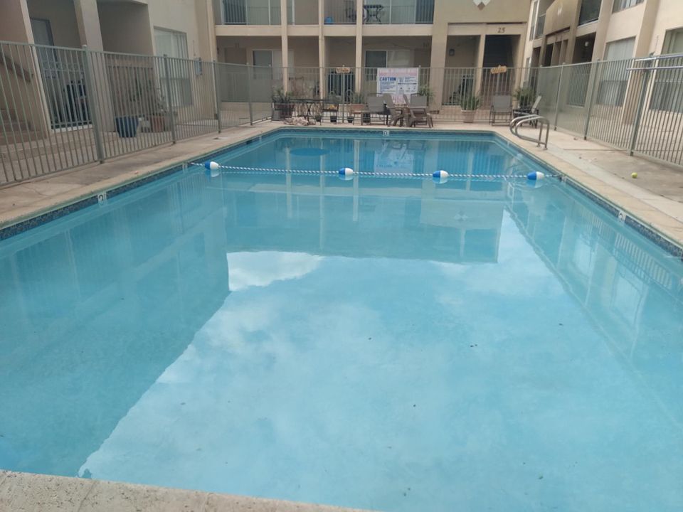 1st image of 250 E 5th Ave