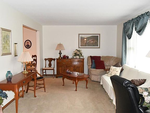 4th image of 6060 Applecrest Dr