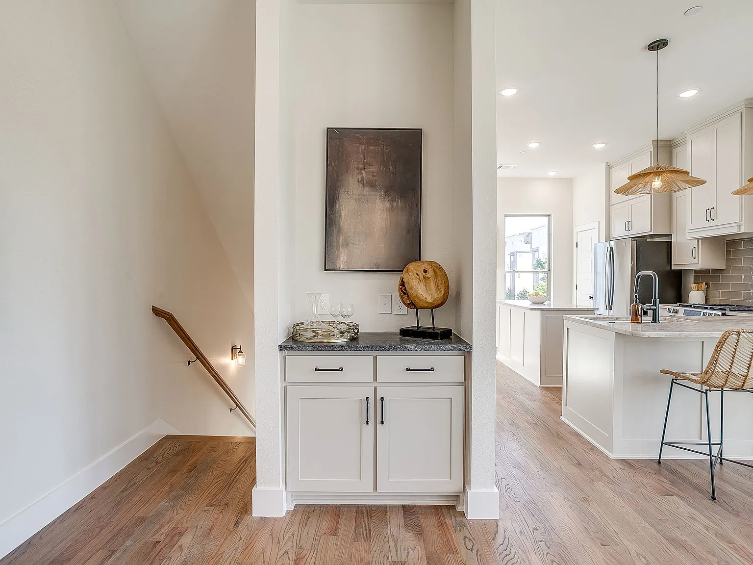 2 bed, 2.5 bath, 1668 sqft, $2,895 — Photo 2