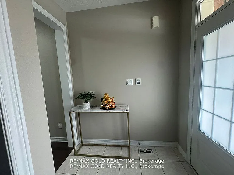 244 Sky Harbour Dr — Photo 4