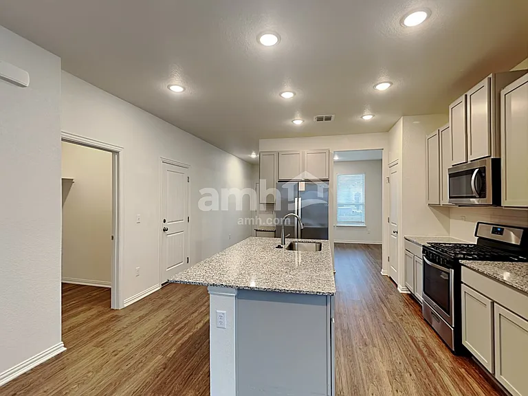 2714 Brogan Crk — Photo 3